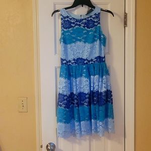 Lace sleeveless dress size small